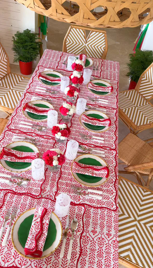 Tablecloth 80" x 120" Flower Row Berry