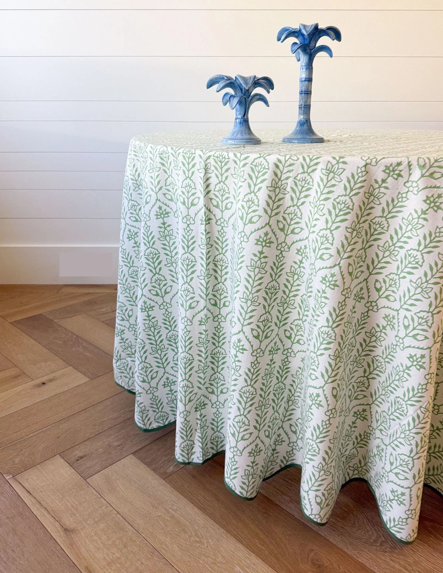 Round Tablecloth 100" Flower Row Parakeet