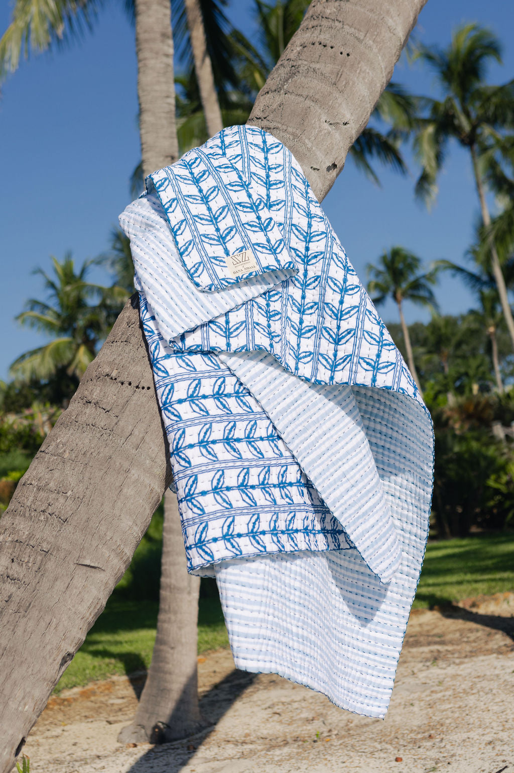 Gudri (reversible) Quilt Grecian Floral Logo Stripe in Aegean