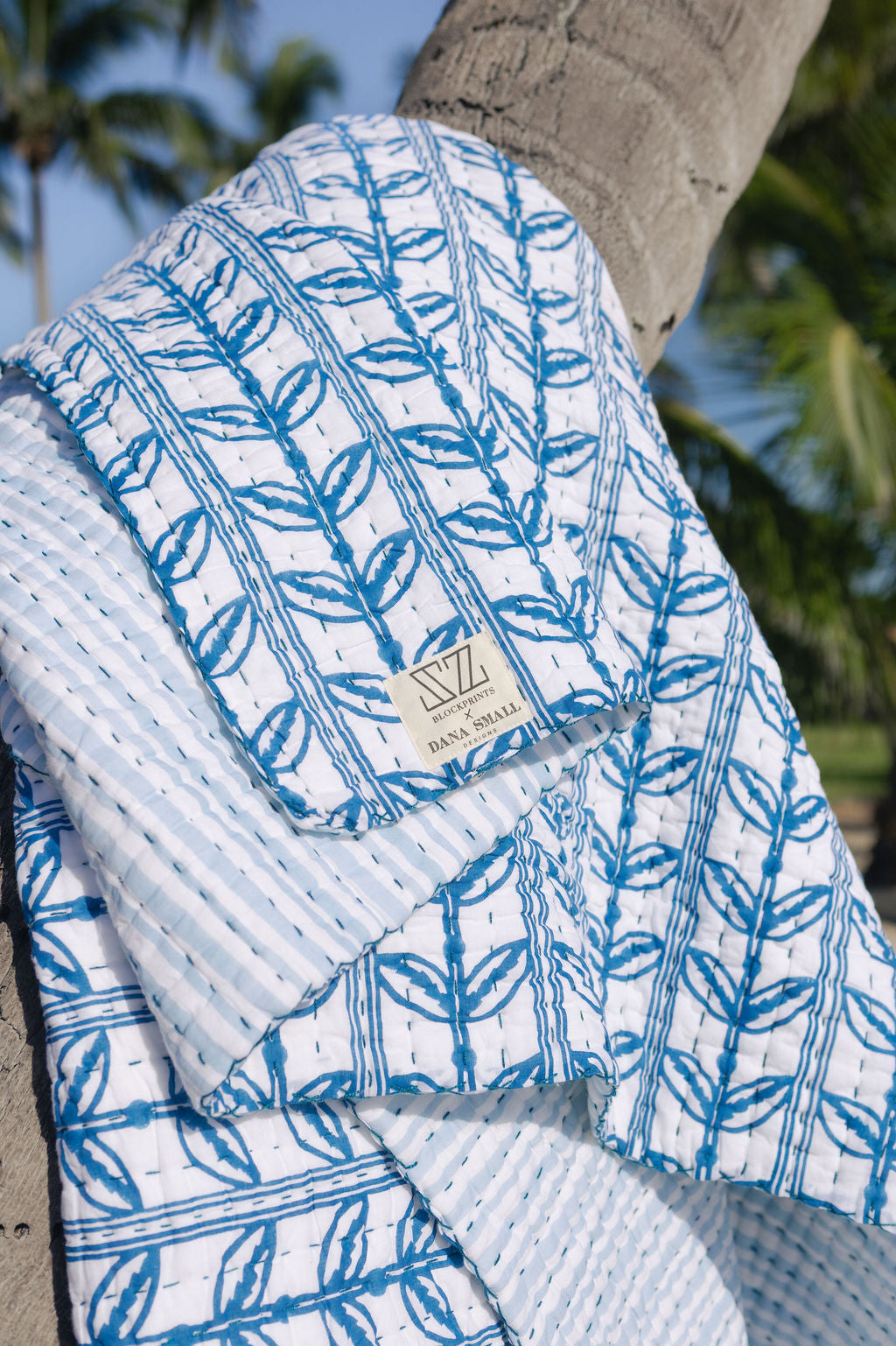 Gudri (reversible) Quilt Grecian Floral Logo Stripe in Aegean