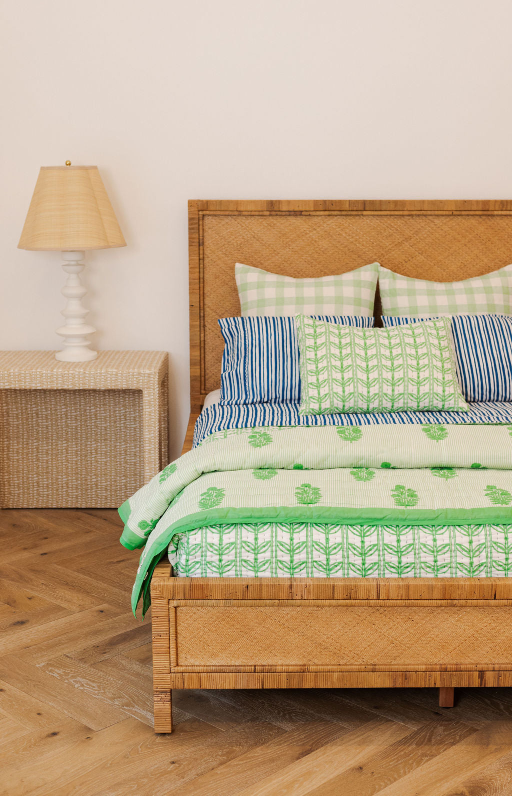 Gudri (reversible) Quilt Grecian Floral Logo Stripe in Parakeet